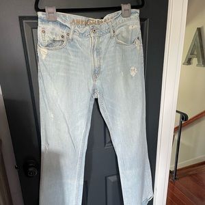 Men's low rise boot cut jean 33/32